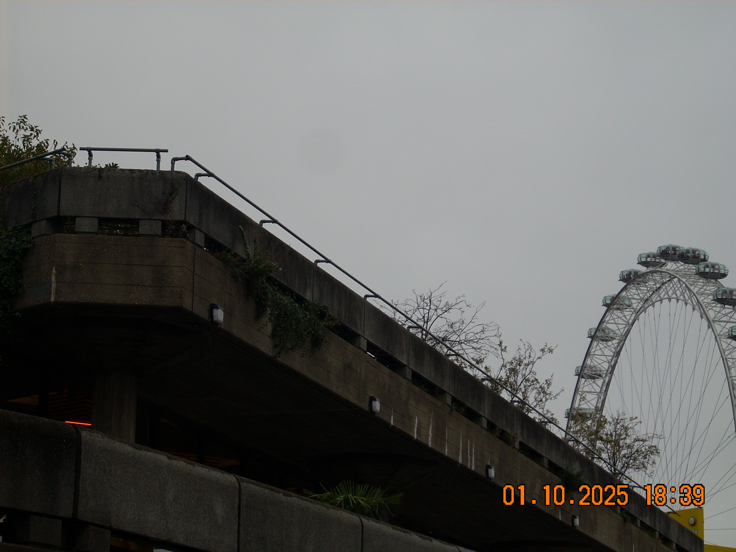 footbridge in front of the london eye