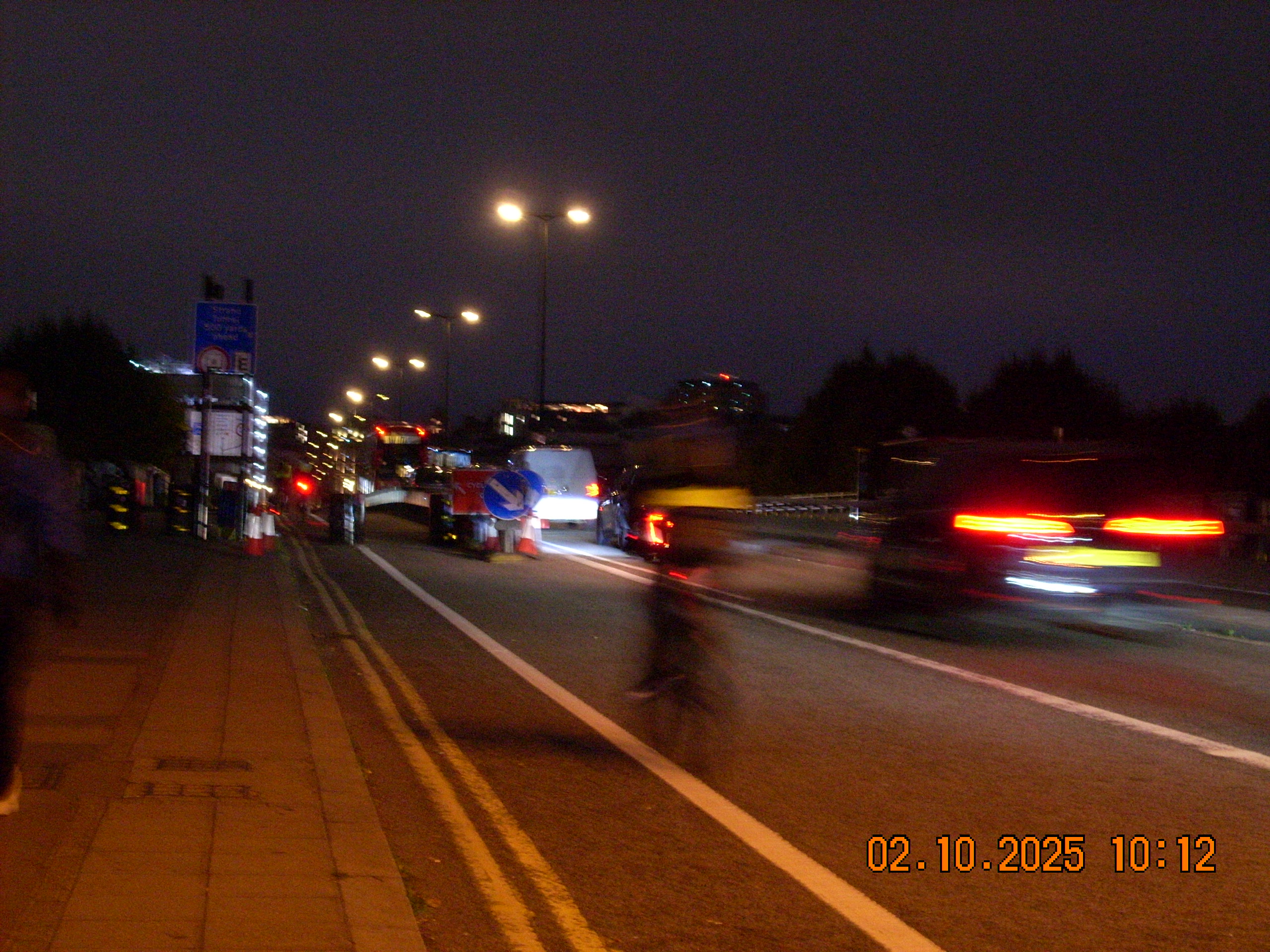 traffic on waterloo bridge